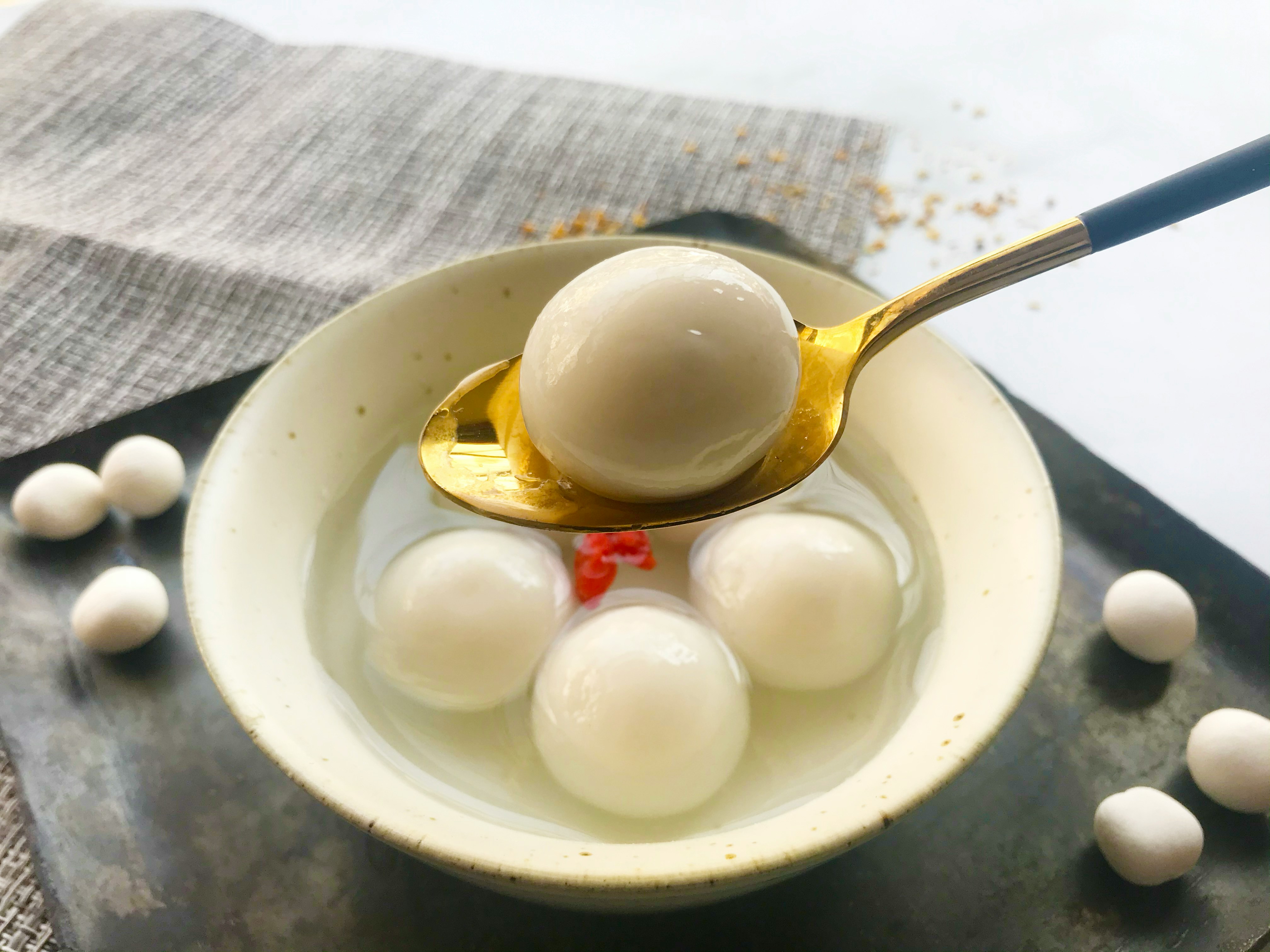 埔里街頭小吃圖鑑：鹹油條、李仔哥爌肉飯與蘇媽媽湯圓